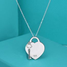 Key Designer Necklace 100% 925 Silver Pendant Necklaces TF fashion Female Jewellery Exquisite Craftsmanship Return to heart Classic Blue Heart Luxury logo women gifts