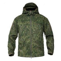 Outdoor Jackets Hoodies Men's Military Camouflage Fleece Tactical Jacket Outdoor Shark Skin Soft Shell Waterproof Windbreaker Hooded Coat Hunt Clothes 230907