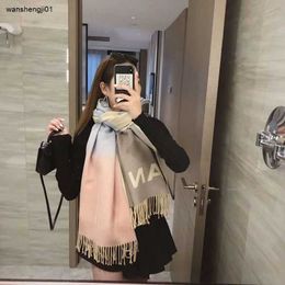 23ss Designer winter Poncho Shawl Cashmere Scarf for Women Fashion Thick Warm Female Blanket Winter Couple Gift