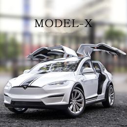 Diecast Model 1 20 Tesla X Alloy Car Metal Toy Modified Vehicles Simulation Collection Sound Light Kids Gift 230906