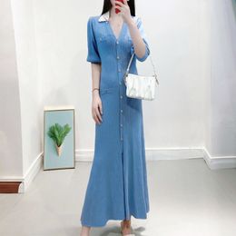 Трикотажное платье Sandro с v-образным вырезом и контрастное полосатое платье миди для женщин
