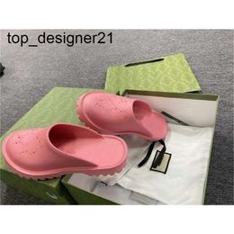 Designer Sandals Luxury Platform Slide Hollow Pattern Slippers 2023 Transparent Materials Sandal Rubber Flats womens mens Slipper