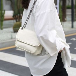 Designer bags Small and Luxury Oblique Straddle Shoulder Bag Fashionable and Versatile Postman Bag Style Chain Bag Wandering Bag yslsbag EH7M