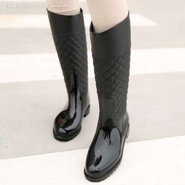 rain boots Spring Autumn Women Fashion High Knee Warm women's boots Black Rubber Boots Diamond lattice Shoes Waterproof Wellies sy990 211015