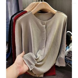 Women's Blouses Miyake Simple Solid Color Corn Grain Pleated Shirt Female 2023 Autumn Loose Big Yards Single-breasted Long-sleeved Blouse