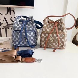 Hot 2024 Women's Messenger Bags New Korean Fashion Trend Bucket Bag Drawstring Crossbody Bag