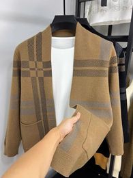 Men's Sweaters High End Brand Korean Fashion Striped Knitted Cardigan 2023 Spring And Autumn V-neck Shawl Sweater Casual Coat