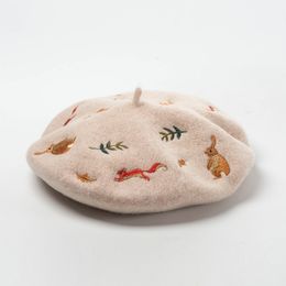 Berets Korean Autumn and Winter Mori Rabbit Squirrel Leaves Embroidered Wool Beret Artist Hat 230907