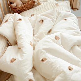 Quilts Korean Pure Cotton Baby Winter Quilt Bear Embroidery Kids Bedding Quilts Blanket Thicken Kindergarten Quilt Baby Comforter Duvet 230906