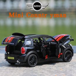 Diecast Model car 1 32 Mini Countryman Diecast Alloy Metal Car Model for MINI Coopers Model Pull Back Car Toy Vehicles Miniature Scale 230906