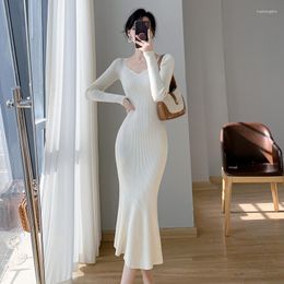 Casual Dresses 2023 Autumn Winter Women Knitted Long Dress French Elegant Vintage Slim Thin Party Evening Birthday Robe White Black