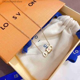Pendant Necklaces Premium Style Jewellery Luxury Womens Lock Necklace Exquisite 18k Gold Plated Long Chain Classic Popular Brand Accessories Gift Q230908