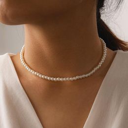 Choker Temperament Fashion Simple Pearl Necklace Girls Single Layer Clavicle Elegant Retro Collier Femme 2023