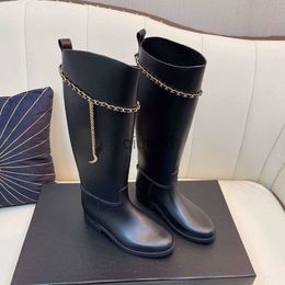 Dress Shoes Brand Designer Welly Boots Rain boots designer platform Letter Ringer fashion black but knee long women8998