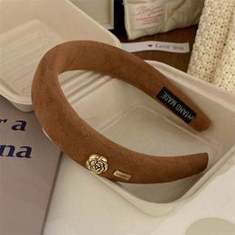 South Korea's new golden camellia flower coffee color suede hair band, retro fashion, high-end feel, headband hair accessories for women