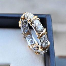 Luxury Designer rings Fashion Classic cluster rings for Women Designers Simulated Diamond White Golds Rose Gold Cross Stud flower 2405