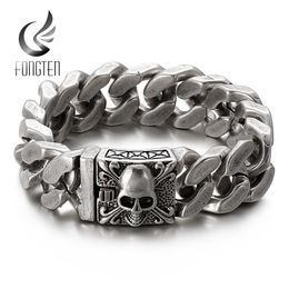 Charm Bracelets Fongten Men Black Gothic Style Skull Pattern Darkness Jewellery Carving Shiny Design Fashion Traditional Punk Bracelet 230907