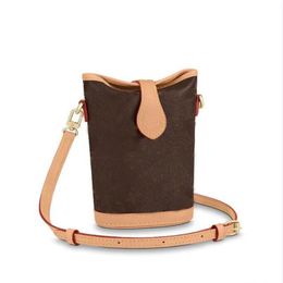 Luxurys Designers mini fashion bags Genuine leather fold me pouch women shoulder bag letter handbags change wallets classic womens272u