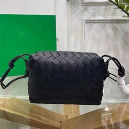 Bottega Veneta Woven Crossbody Handbag with Magnetic Zipper Closure - Luxury Leather woven shoulder bag for Women