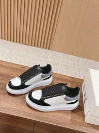 Tasarımcı Kadın Ayakkabı Deri Dantel Yukarı Erkekler Moda Platform Sporlu Sneakers Beyaz Siyah Siyah Erkek Lüks Süet Açık Dış Mekan Ayakkabıları