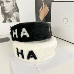 2022 Winter FUR Headbands Autumn Wool Hair Hoop C-Letter Headband Black White Colours HairJewelry Outdoor Top Headwear259N