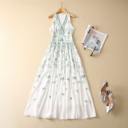 2023 White Floral Print Embroidery Cotton Dress Sleeveless V-Neck Panelled Long Casual Dresses S3F280104 Plus Size XXL