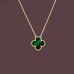 Fashion Pendant Necklaces for Women Elegant 4/four Leaf Clover Locket Necklace Highly Quality Choker Chains Designer Jewellery 18k Plated Gold Girls Gift 5202