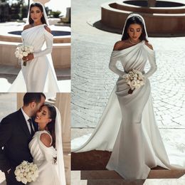 Anmutige Meerjungfrau-Hochzeitskleider mit langen Ärmeln und abnehmbarer Schleppe, plissiert, ein Schulterausschnitt, Satin, Vestido de Novia