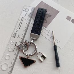 High Qaulity Key Rings Classic Letters Black White Silver Buckle Keychain Designers Brand Luxury Fahsion Unisex Key Chains Keyring184Q