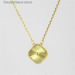 Pendant Necklaces Fashion Classic 4/Four Leaf Clover Pendants Mother-of-Pearl Stainless Steel Plated 18K for Women Q230908