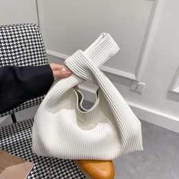 Luxury Women Botteg Vene Women's bags are open asymmetrical and tied. Handheld bags are fashionable simple and Vertical pattern soft bags XX6WBSB9M