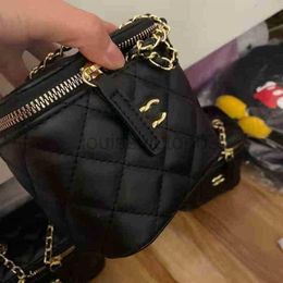 Designer Channel Bag Womens Lattice Messenger Chain Small Mini Makeup Golden Ball Box Luxurious Bucket Shoulder Handbag Fashion Ev256y