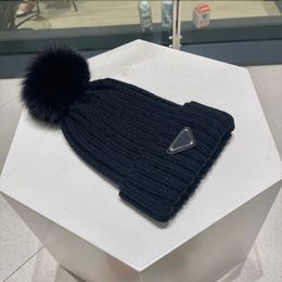 Luxury hat knit Winter Bean men and women Designer cap fall Woollen letter jacquard unisex warm skull hat F12Y#