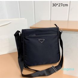 2021 Mens Black Briefcases Designer Nylon Shoulder Bags Fashion Crossbody Triangle Messenger Bag Medium Size Men Brief Cases226A