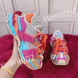 2023 Nouvelle qualité de luxe Casual Chaussures Designer Baskets Couleur Correspondant Courir Semelle épaisse Tendance Mode légère Tout match Cool Taille 35-41HC220704