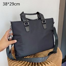Fashion Designer Men's Briefcases Black Shoulder Bags Nylon Handle Briefcase Men Laptop briefcase Crossbody Bag Triangle Purs237n