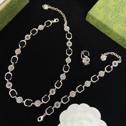 Classic Silver Flower Chain Chokers Necklace Luxury Designer Double Letter Bracelet Have Stamp Brass Material For Women Wedding Pa261u