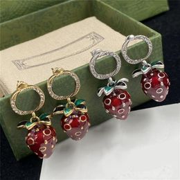 Vintage Strawberry Pendant Earrings Charm Diamond Eardrops Interlocking Letters Studs Personality Crystal Ear Hoops249q