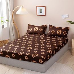 Design de moda folha de cama na moda protetor de colchão doméstico capa de poeira colcha antiderrapante com fronha cama superior f0087 210312616