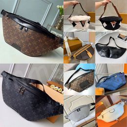 Classic Flower Grid Discovery Bumbag Waist Bags Women Men Leather Cross Body Wallet Zipper Closure Plush Ladies Chest Pack Shoulder Bag Purse