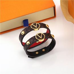 Fashion Bangle Designer Women Bracelet Charm Delicate Invisible Luxury Jewelry New Magnetic Buckle Gold Leather Bracelet Watch Str2697