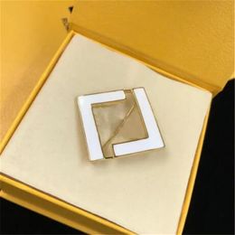 Luxury Designer Letters Brooches Women Mens Brooch Pins Fashion Jewellery Ladies For Party Broach High Quality235a
