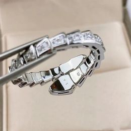 Desingers Ring Men and Women Width and Narrow Version Luxurys Open Rings Easy to Deform Lady Silver Snake Plated Light Bone Full D269Z