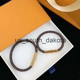 Chain With BOX Women Men Leather Bracelets Brown Old Flower Letter Lover's Charm Bracelet Bangle Gold Color Jewelry Accessories 17/19CM Option x0909