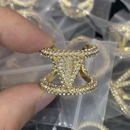 2022 designed Wedding Rings Fashion open ring women V alphabet pattern Brass 18K gold plated ladies Crystal diamonds ring Designer287T