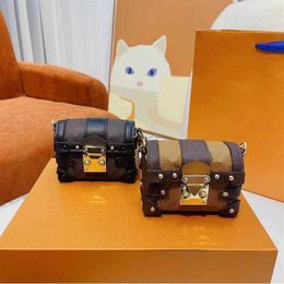 Evening Bags Designer Old Flower Mini Coin Purses Womens Fashion Chain Refinement Shoulder Bags High Quality Leather Flip Classic 224v