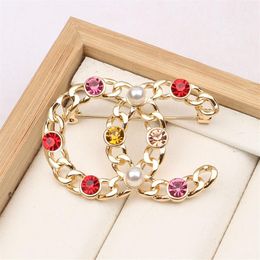Luxury Women Men Designer Brand Letter Brooches 18K Gold Plated Inlay Pearl Crystal Rhinestone Jewellery Brooch Pin Marry Christmas 182F