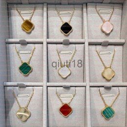 Pendant Necklaces New designer Pendant Necklaces for women Elegant 4Four Leaf Clover locket Necklace Highly Quality Choker chains Designer Jewelry 18K Plated gold