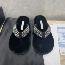 Slippers Ladies woolen Sheepskin Winter slipper flip flops fur one piece lamb wool warm and comfortable Fashion black wear resistant rubber flat slippers 35-40 x0909