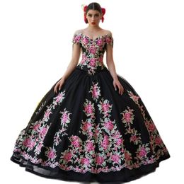 Classic Embroidery Mexican Quinceanera Dresses Black Off the Shoulder Flower Sweet 15 Gowns Beaded Vestidos De 16 Quinceanera